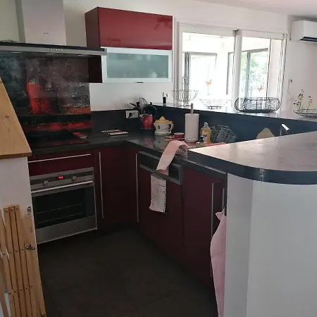 Chaleureuse Avec Piscine Villa