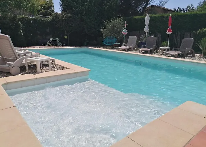 Βίλα Chaleureuse Avec Piscine